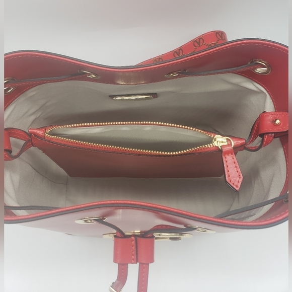 558- Valentino By Mario Valentino Karl Forever Red Made In Italy NWT - Picture 5 of 13